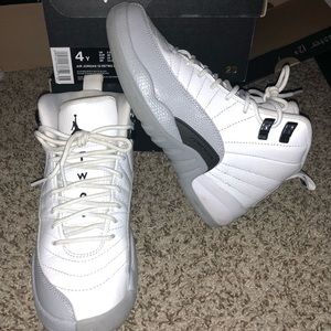 Jordan Wolf Gray 12s. Size 4 (Grade School)